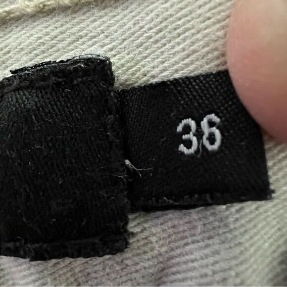 Calvin Klein jeans, men’s 36 x 30, cream colored pants. Pockets, belt, loops - Picture 6 of 7